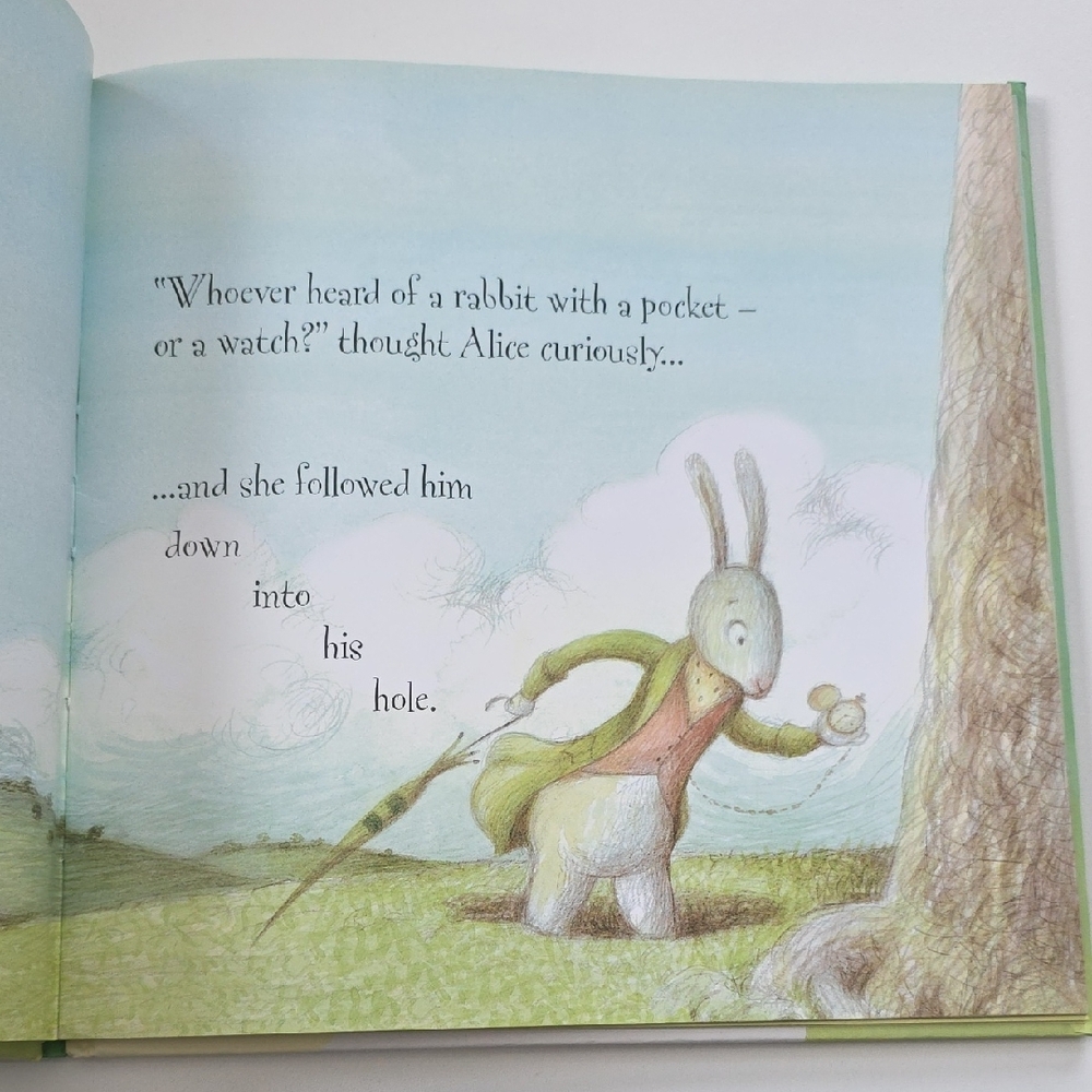 Alice in Wonderland Hardcover Book Illustrated By Mauro Evangelista - Picture 4 of 7